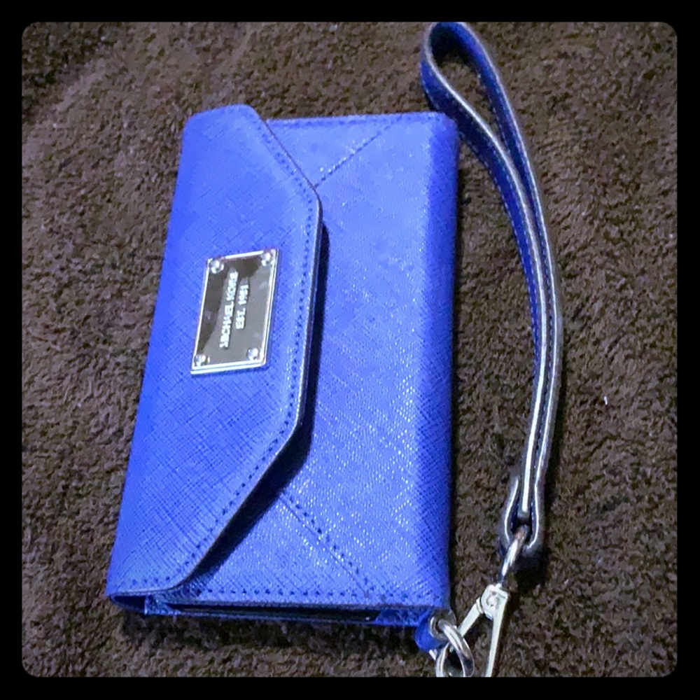 Michael Kors Apple iPhone wristlet case